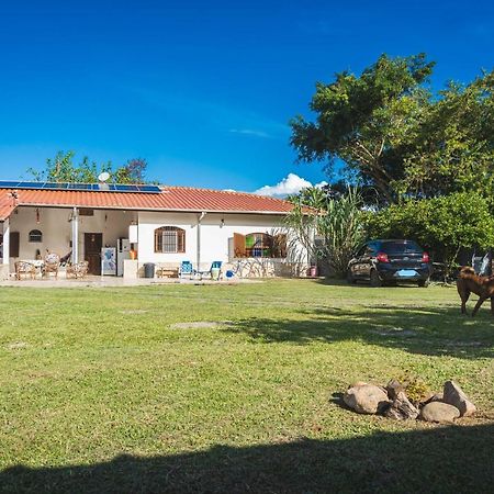 Casa Vista Para Montanha Pet Friendly カラグァタトゥバ エクステリア 写真