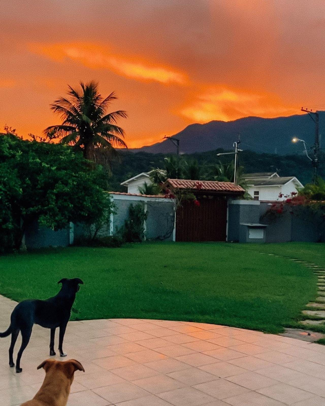 Casa Vista Para Montanha Pet Friendly カラグァタトゥバ エクステリア 写真